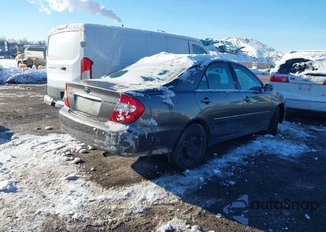 2004 Toyota Camry Le z USA, uszkodzony, nr VIN 4T1BE32K34U839144